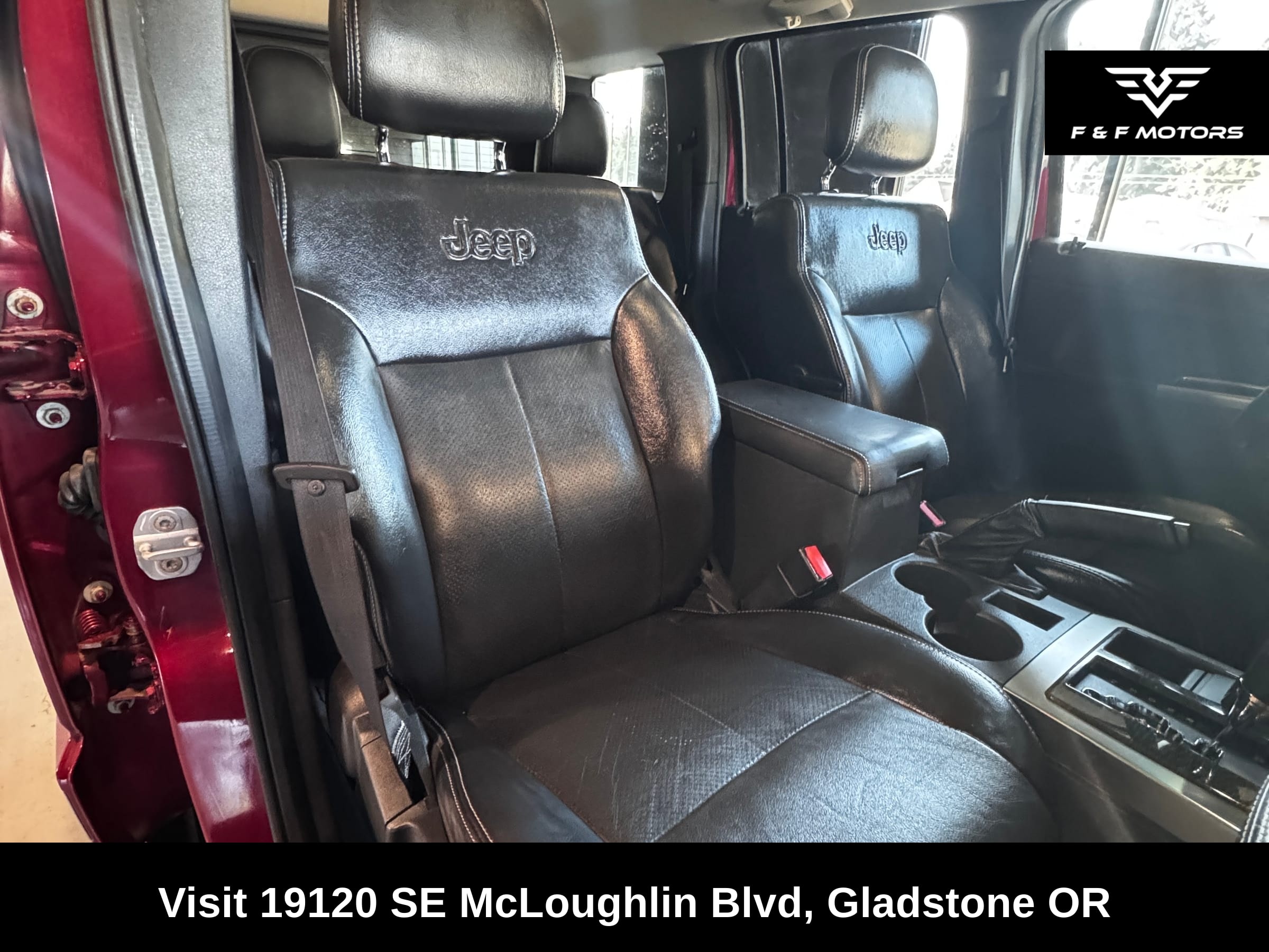 2012 Jeep Liberty Limited Jet Edition — Interior