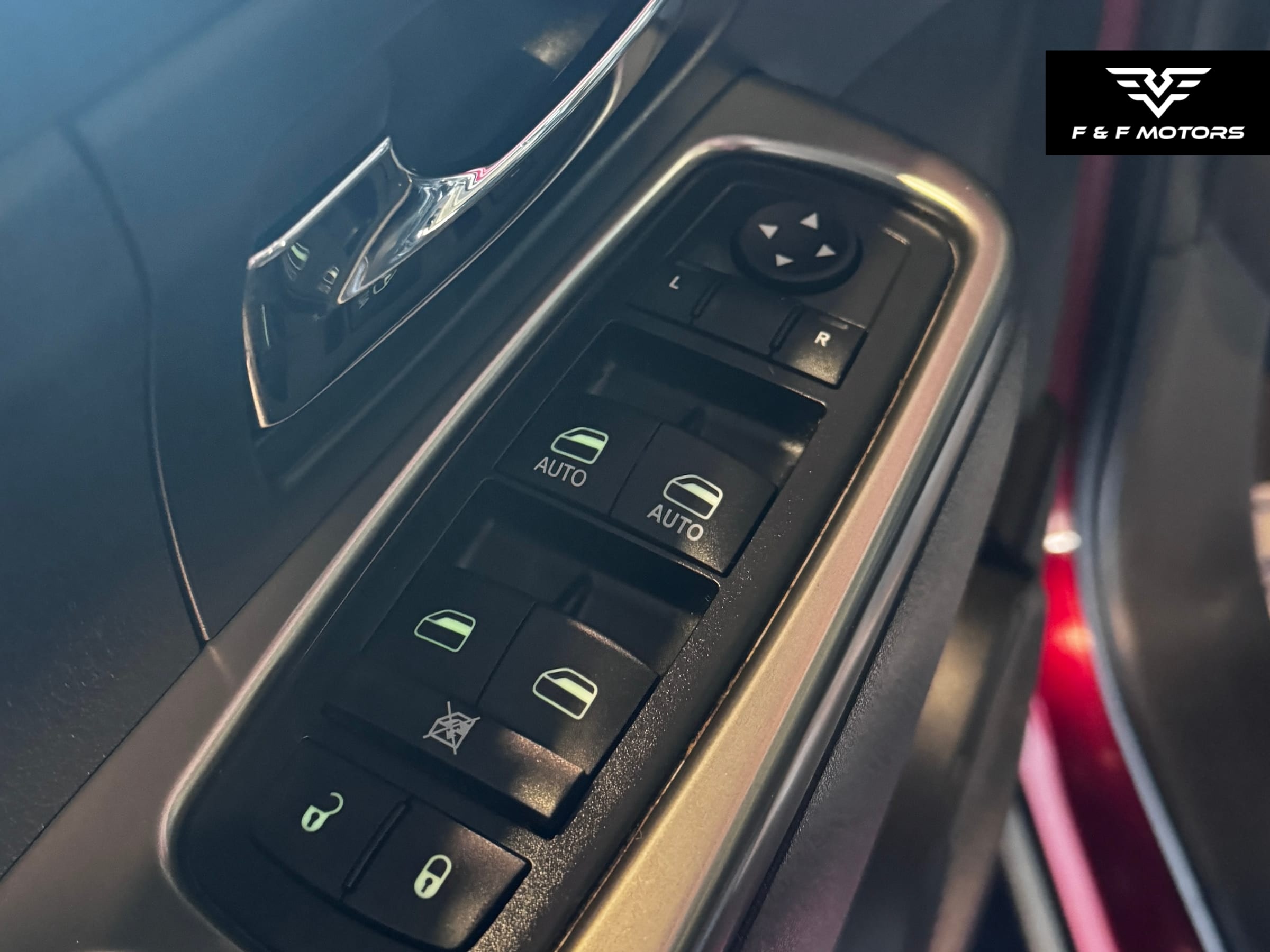 2012 Jeep Liberty Limited Jet Edition — Interior