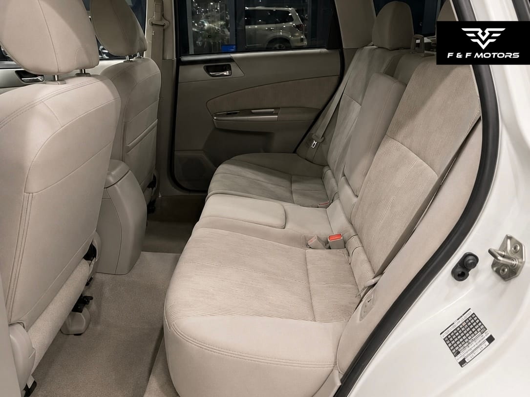2010 Subaru Forester 2.5X Premium — Interior