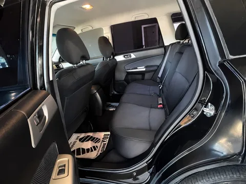 2009 Subaru Forester 2.5X — Interior