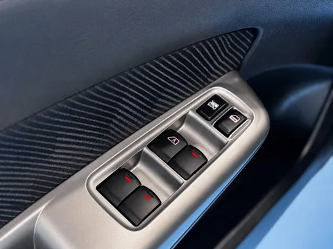2009 Subaru Forester 2.5X — Interior