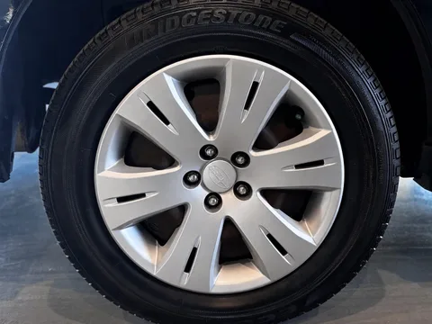 2009 Subaru Forester 2.5X — Wheels