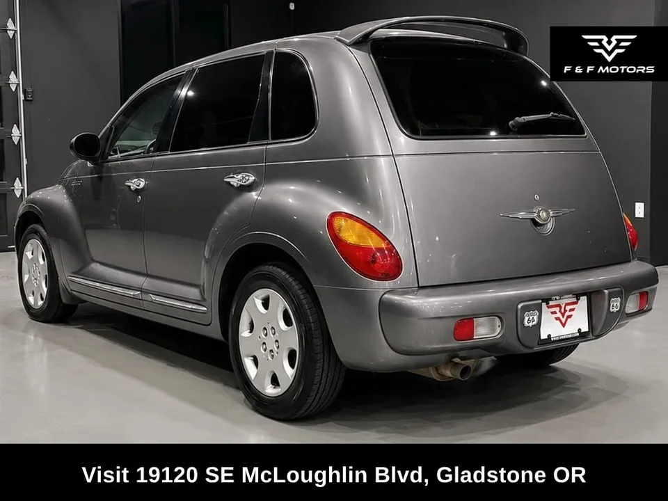 2004 Chrysler PT Cruiser Base Classic photo 4