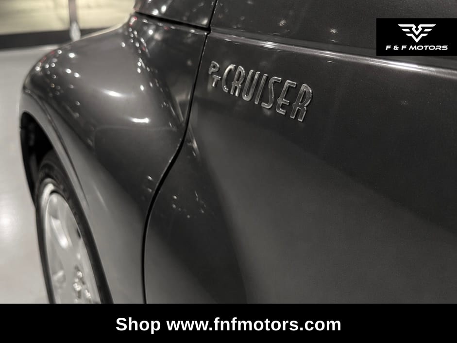2004 Chrysler PT Cruiser Base/Classic photo 8