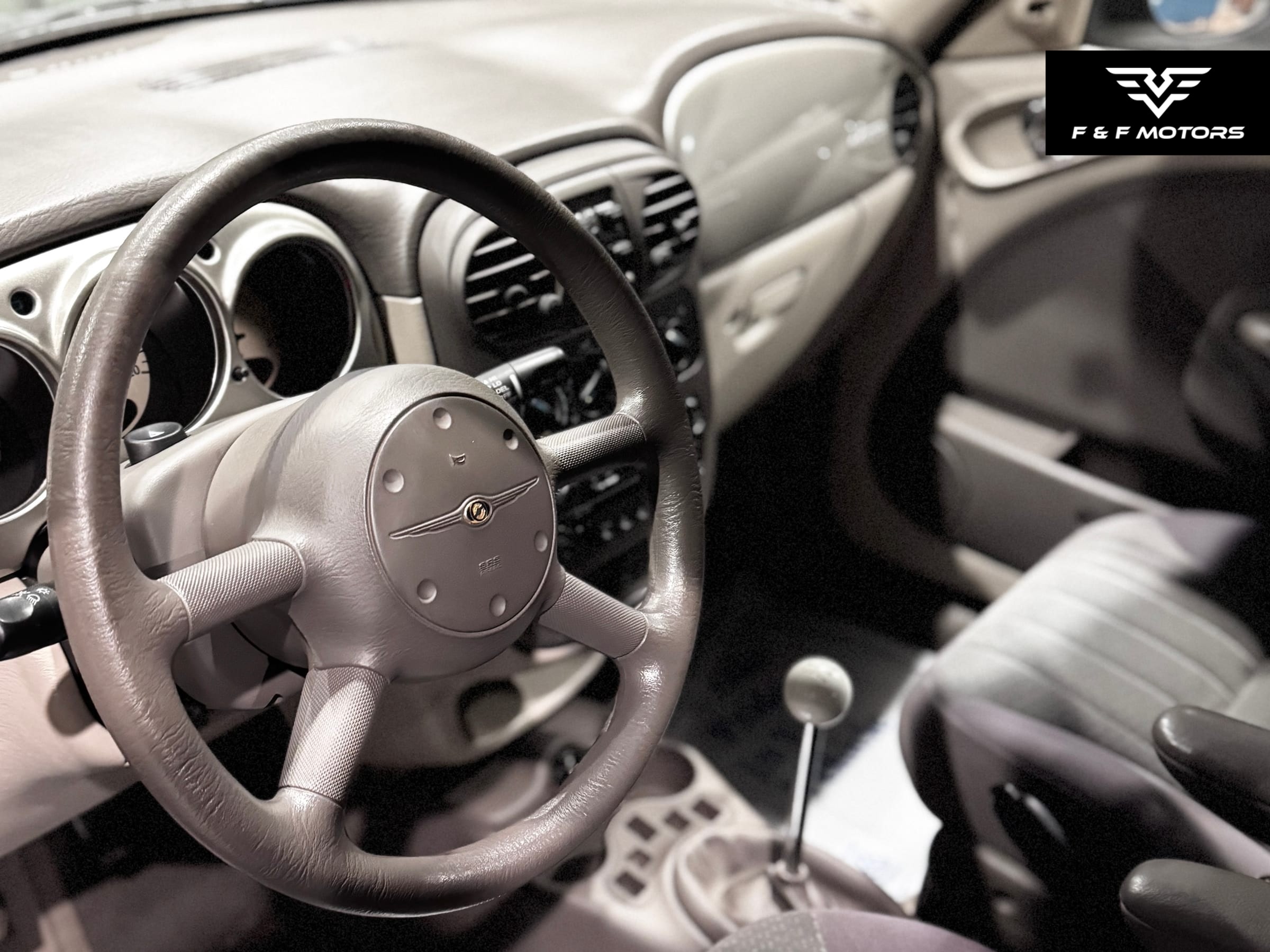 2004 Chrysler PT Cruiser Base/Classic — Interior