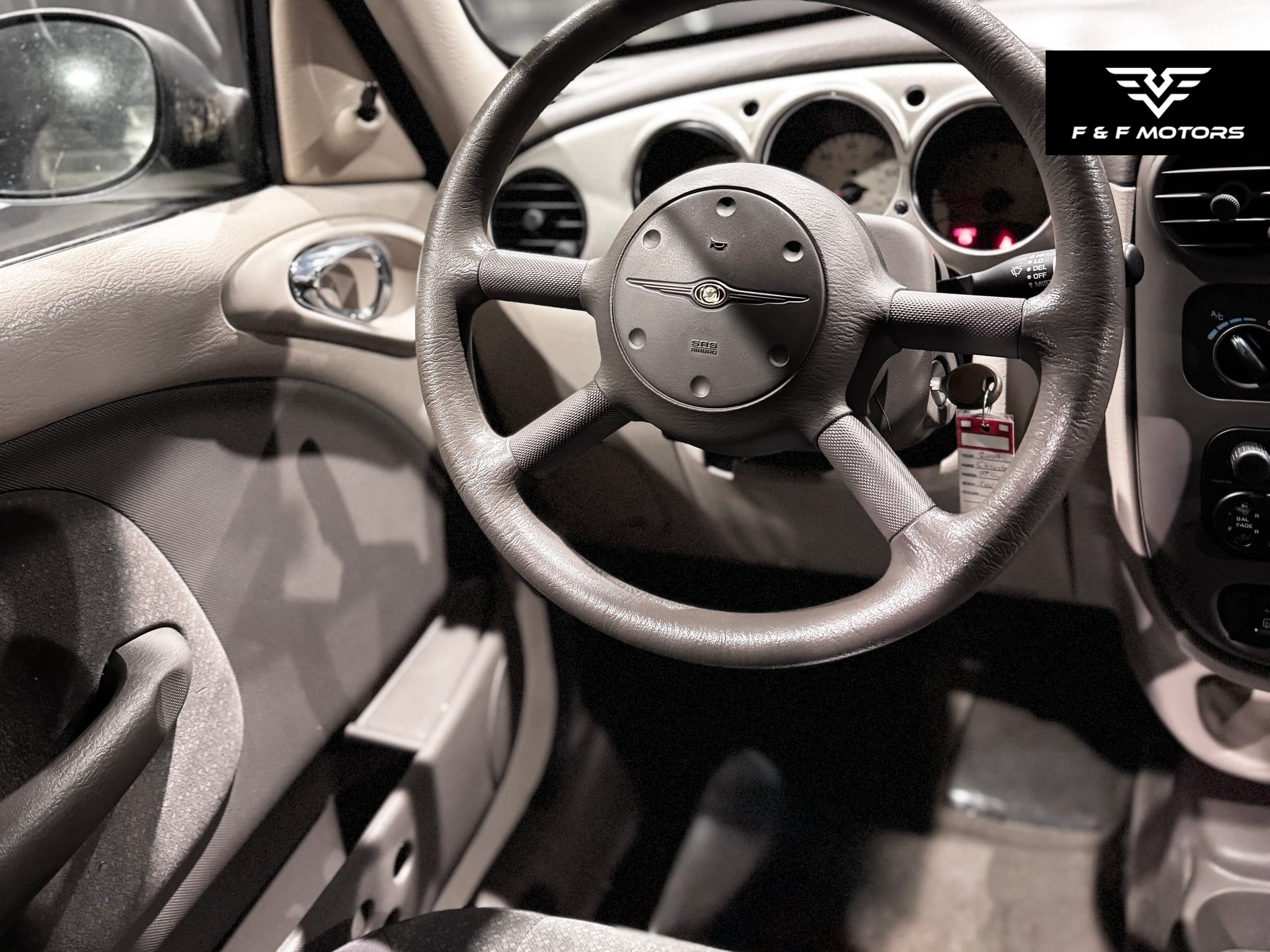 2004 Chrysler PT Cruiser Base/Classic — Interior