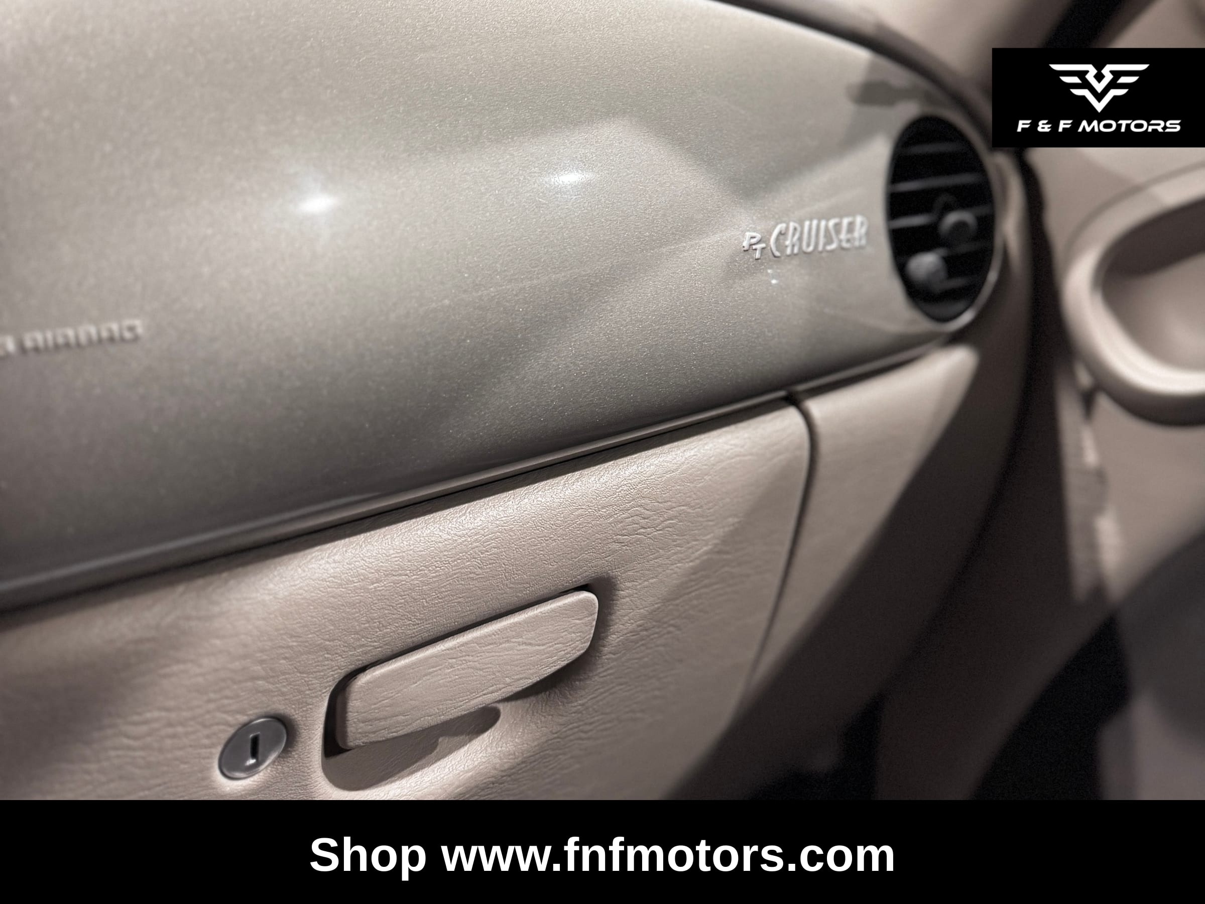 2004 Chrysler PT Cruiser Base/Classic — Interior