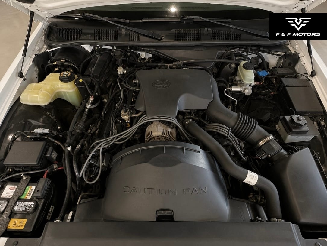 1996 Ford Crown Victoria LX — Engine