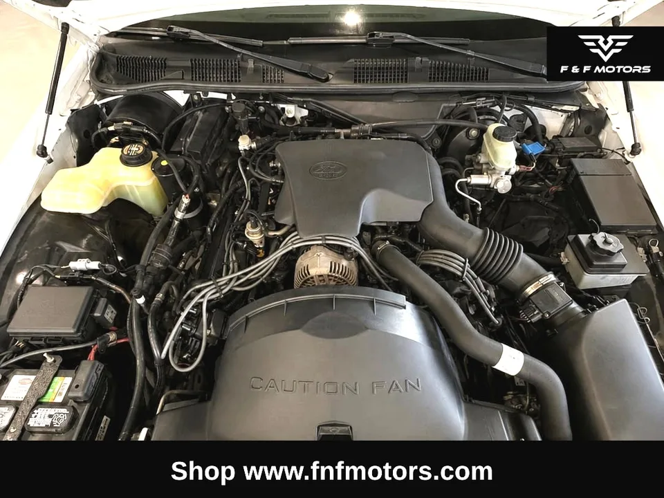 1996 Ford Crown Victoria LX — Engine