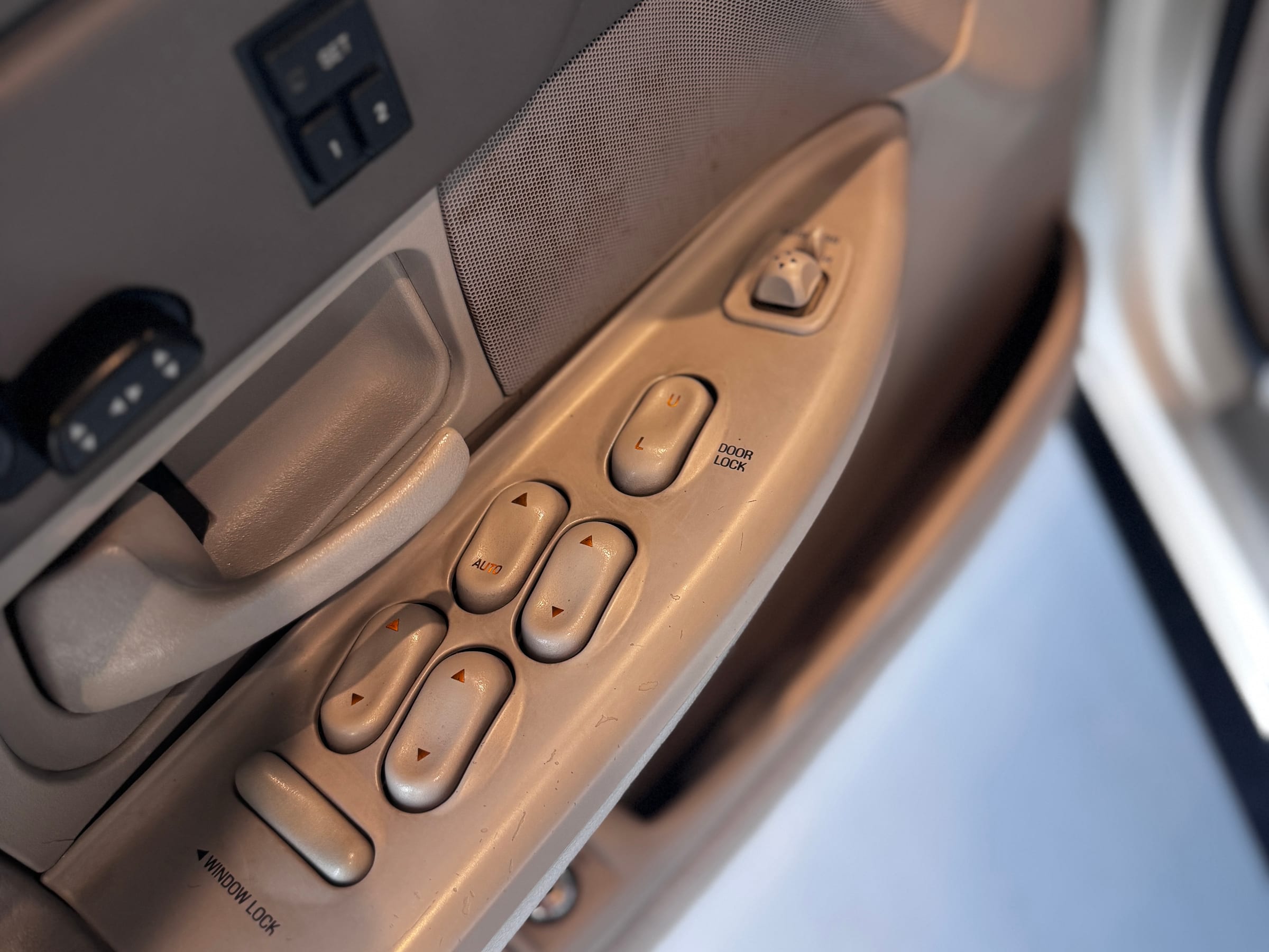 1996 Ford Crown Victoria LX — Interior
