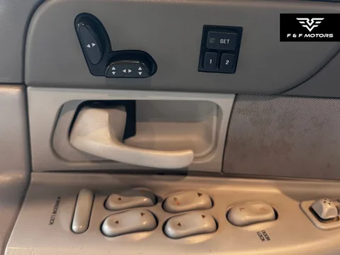 1996 Ford Crown Victoria LX — Interior