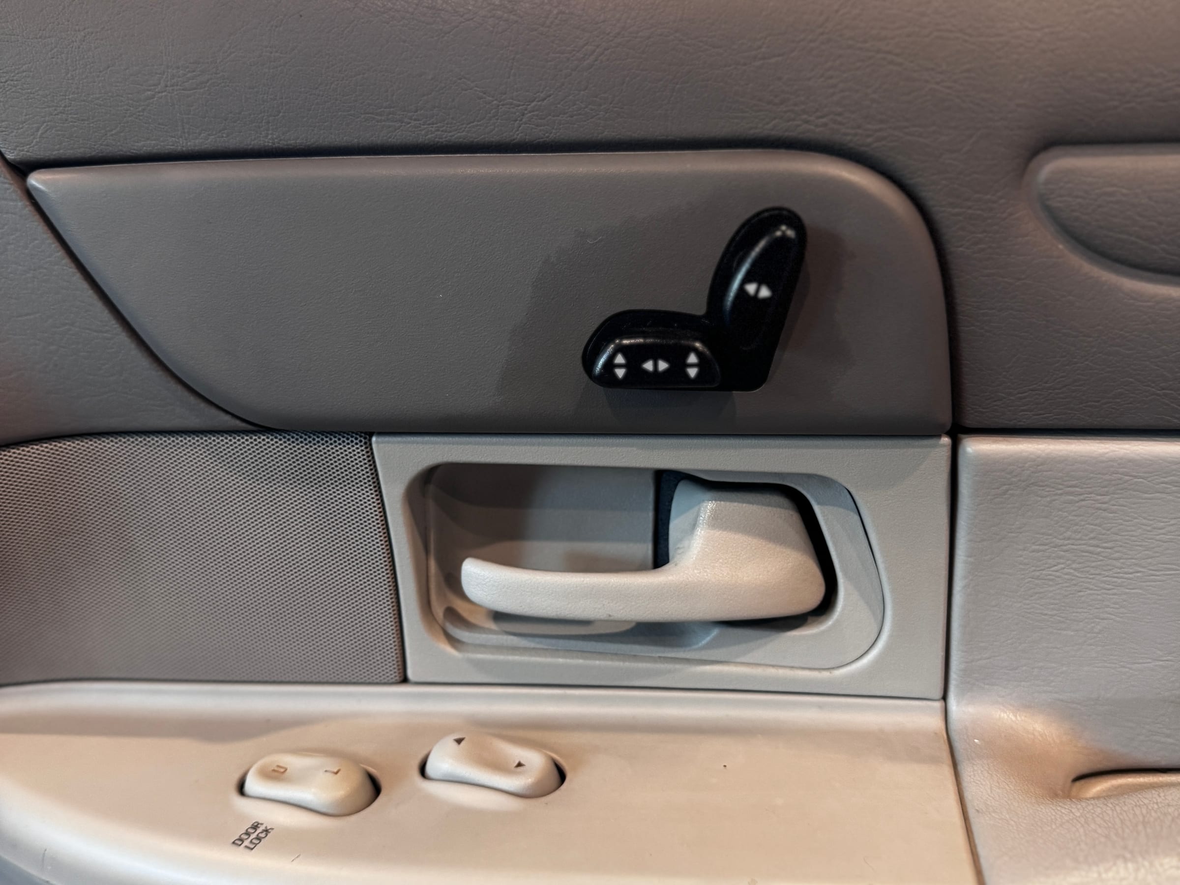 1996 Ford Crown Victoria LX — Interior