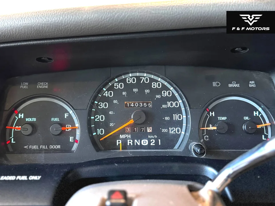 1996 Ford Crown Victoria LX photo 9