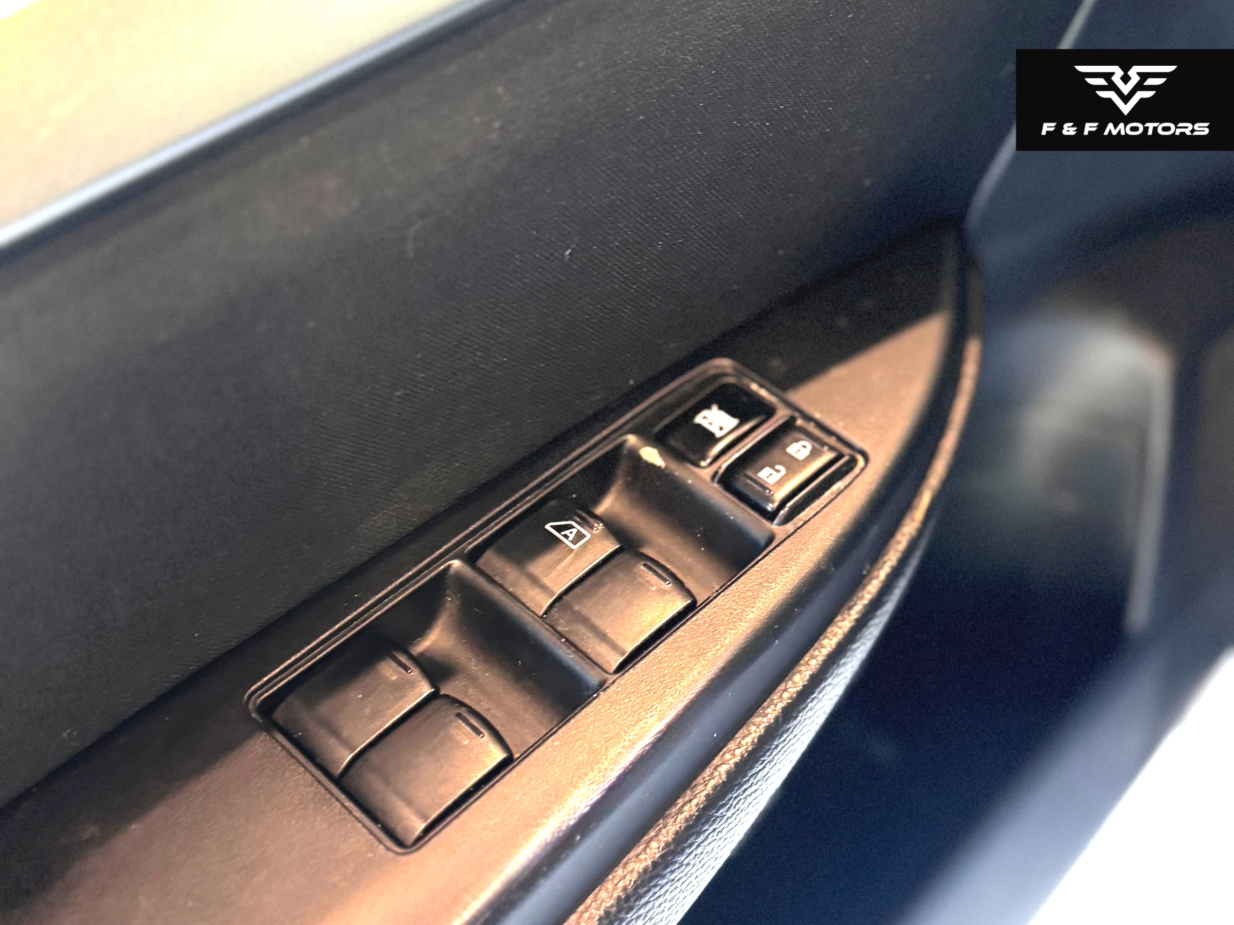 2010 Subaru Impreza 2.5i Premium — Interior