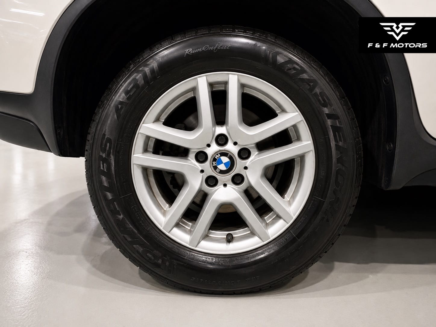 2004 BMW X5 3.0I — Wheels
