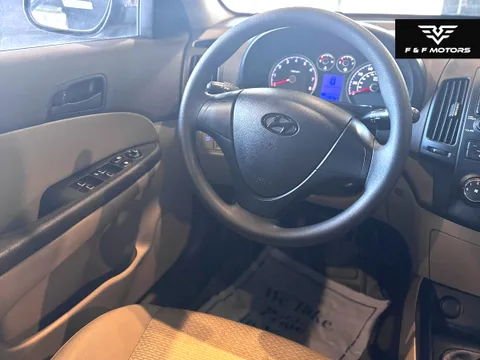 2010 Hyundai Elantra Touring GLS — Interior