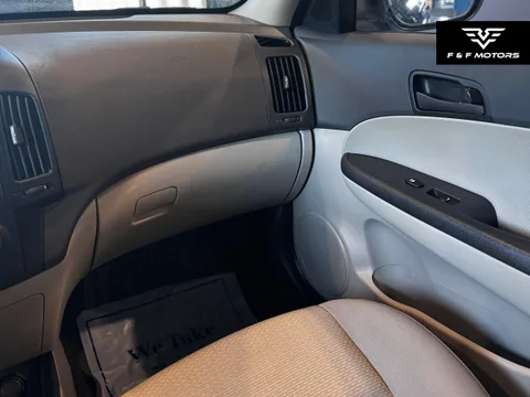 2010 Hyundai Elantra Touring GLS — Interior