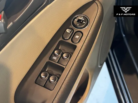 2010 Hyundai Elantra Touring GLS — Interior