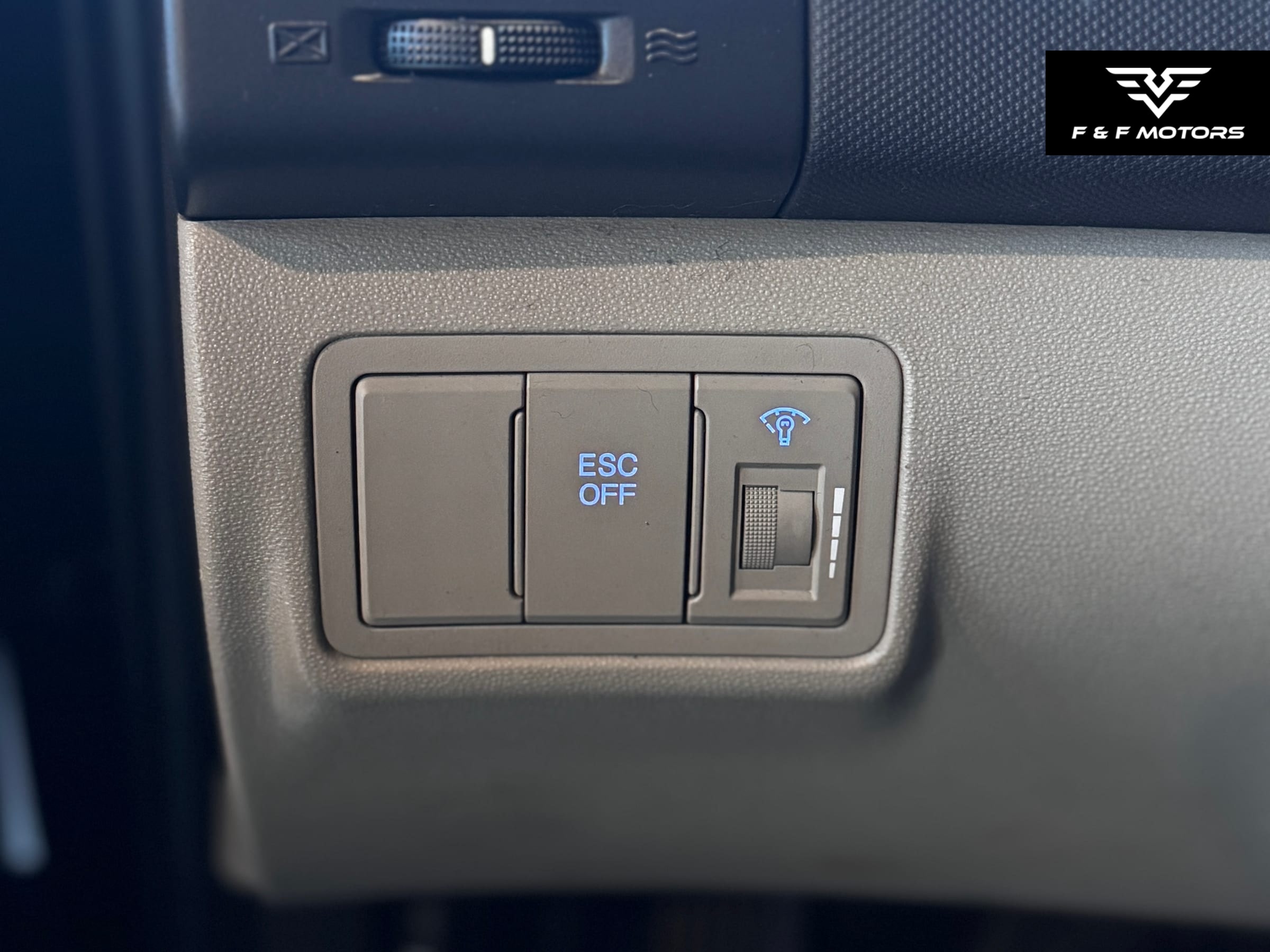 2010 Hyundai Elantra Touring GLS — Interior