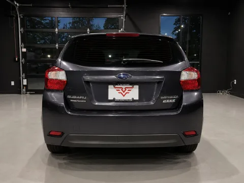 2014 Subaru Impreza 2.0i Premium photo 4