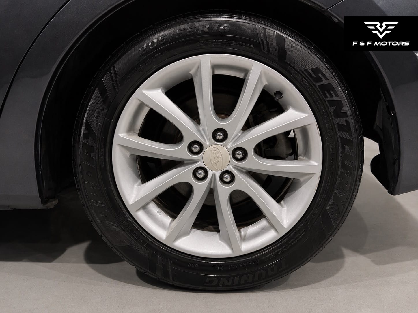 2014 Subaru Impreza 2.0i Premium — Wheels
