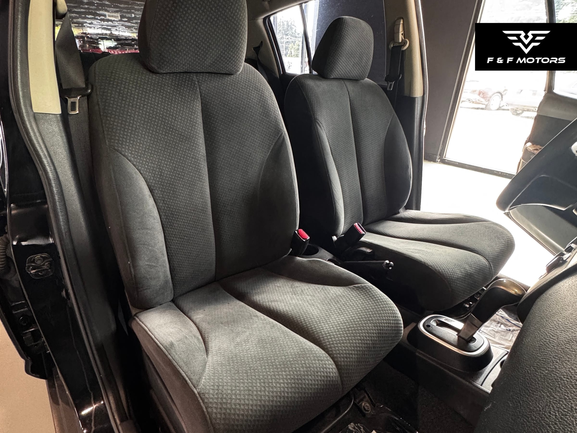 2012 Nissan Versa 1.8 S — Interior