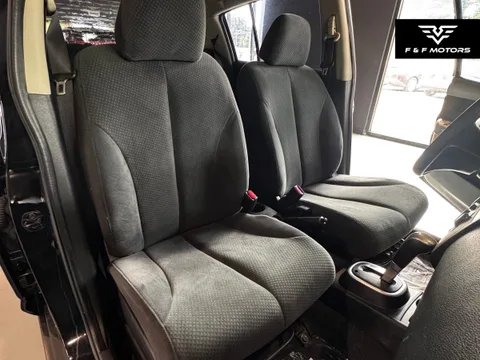 2012 Nissan Versa 1.8 S — Interior