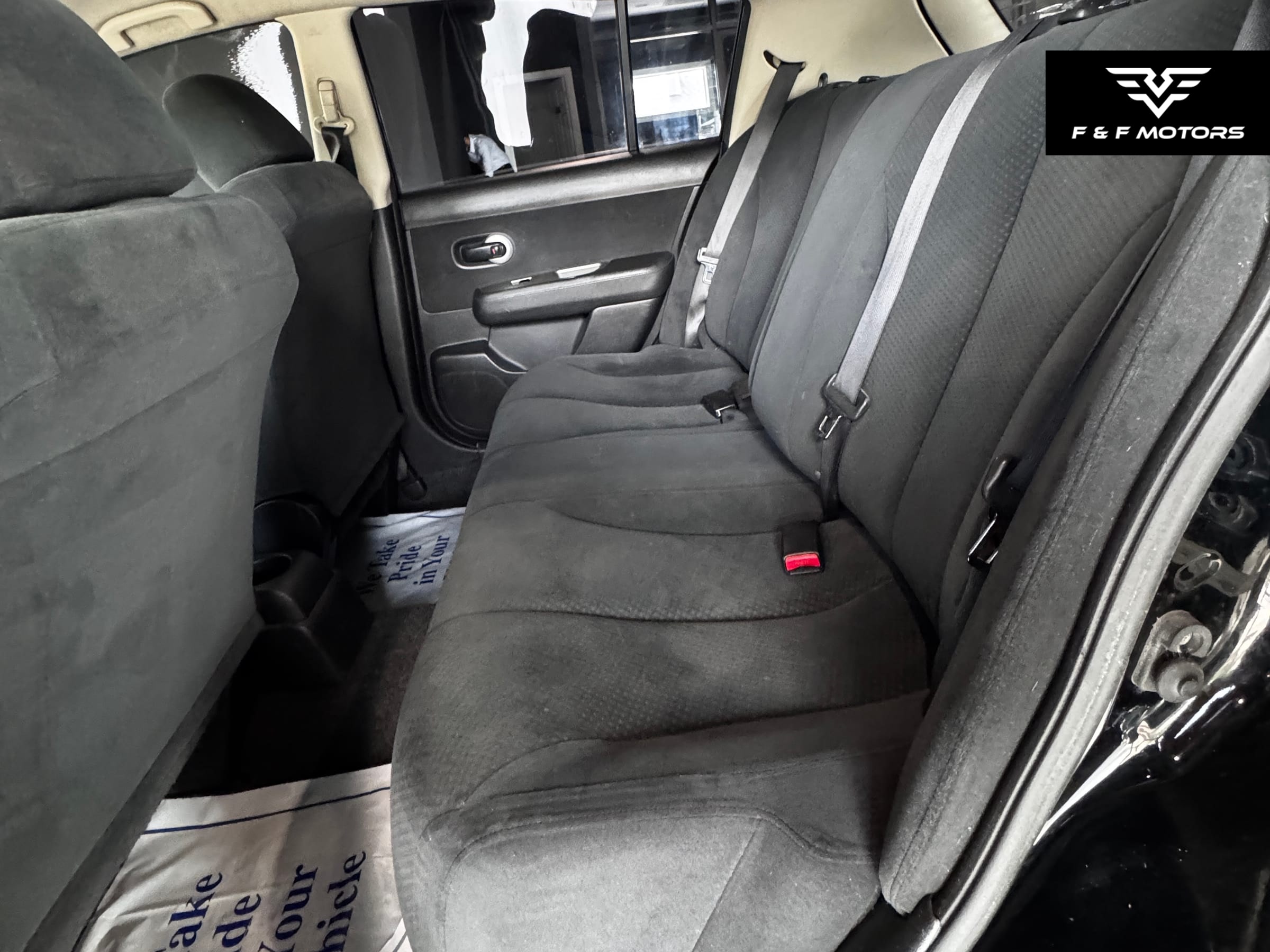 2012 Nissan Versa 1.8 S — Interior