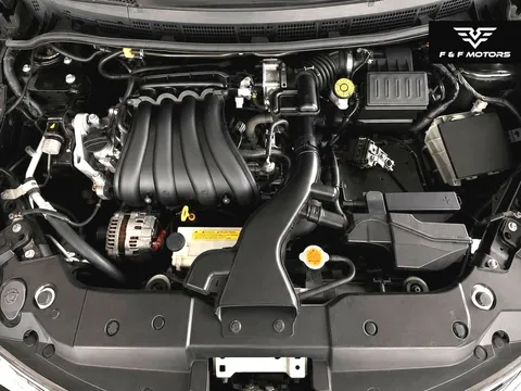 2012 Nissan Versa 1.8 S — Engine