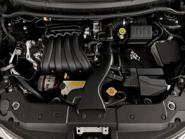 2012 Nissan Versa 1.8 S — Engine · Photo 13