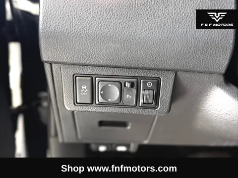 2012 Nissan Versa 1.8 S — Interior