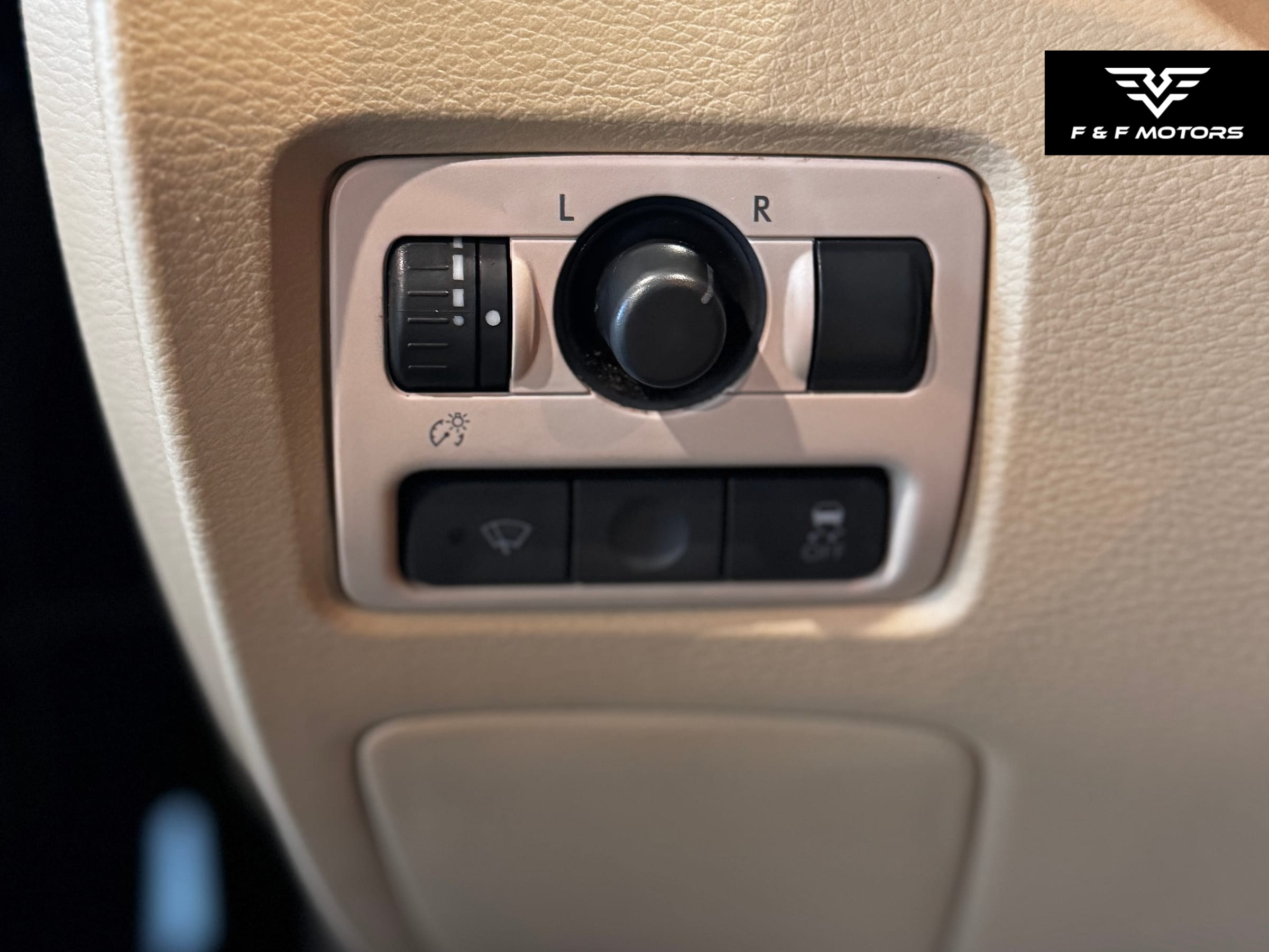 2008 Subaru Tribeca Limited 7-Passenger — Interior