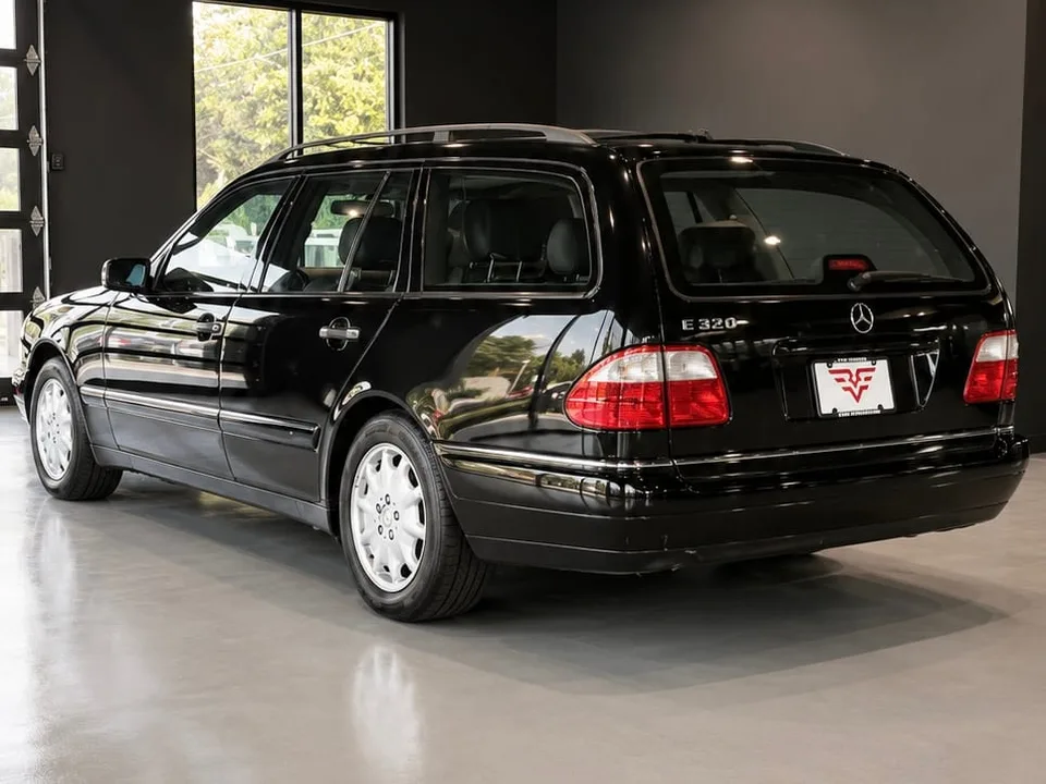 1998 Mercedes-Benz E 320 photo 4