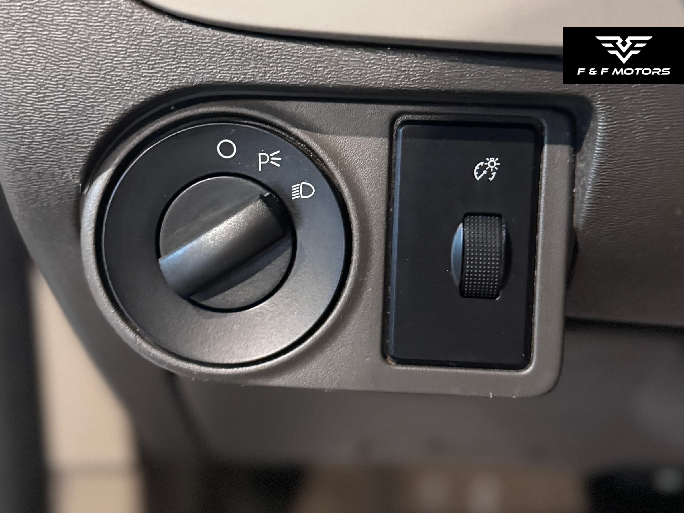 2008 Ford Focus S — Interior