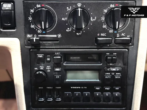 1997 Volvo 850 GT — Interior