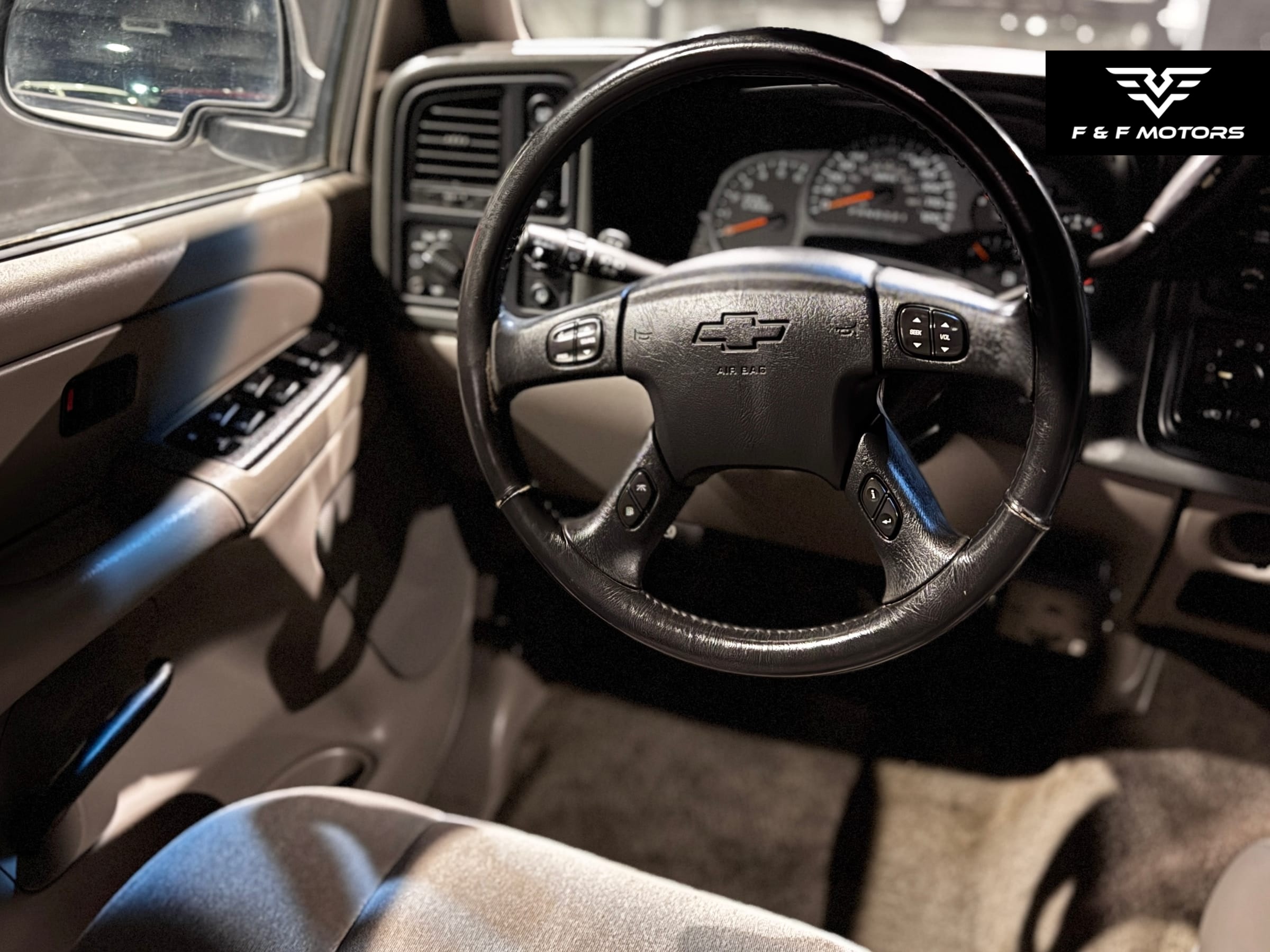 2006 Chevrolet Suburban 1500 LS — Exterior