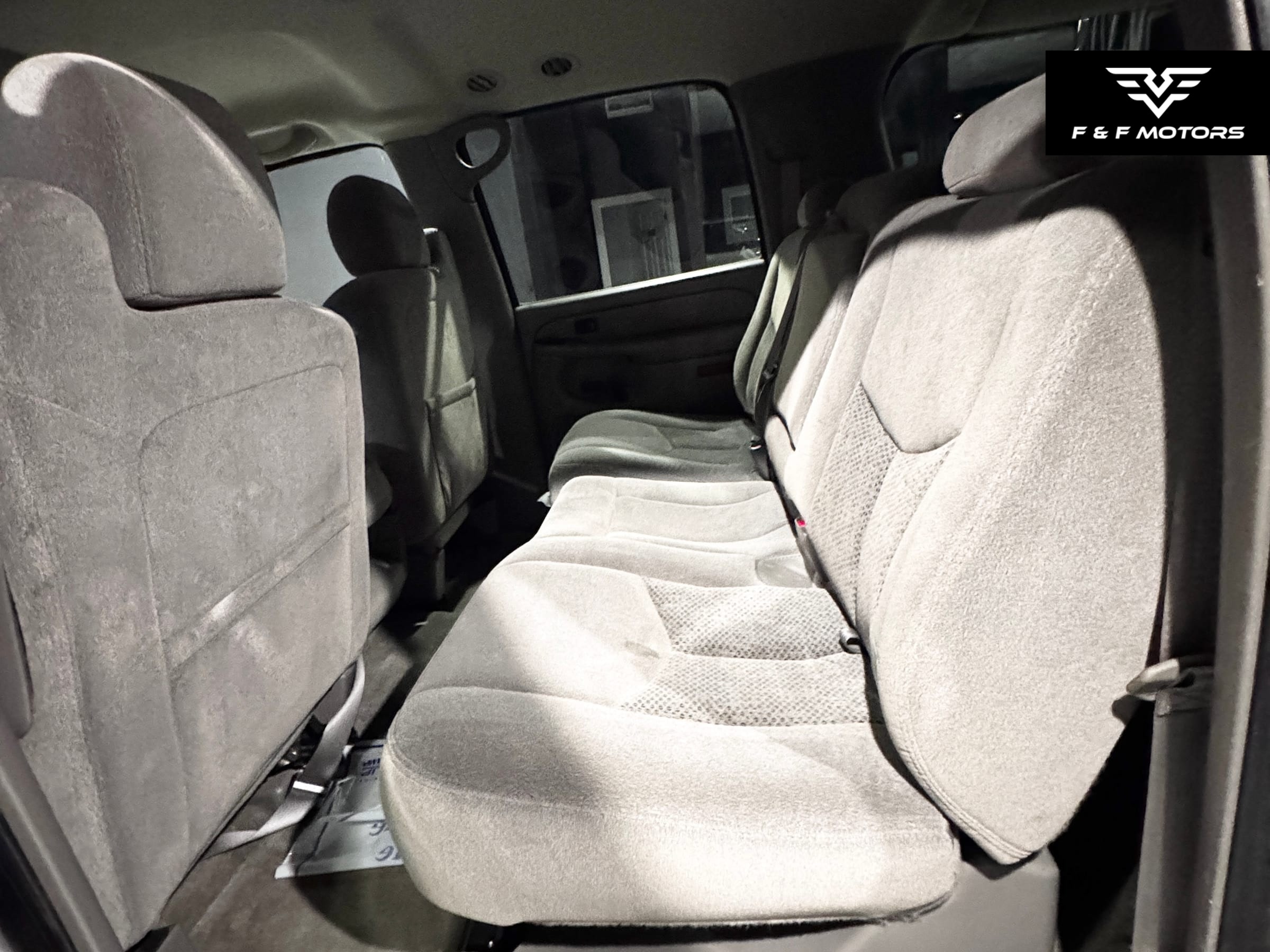 2006 Chevrolet Suburban 1500 LS — Exterior