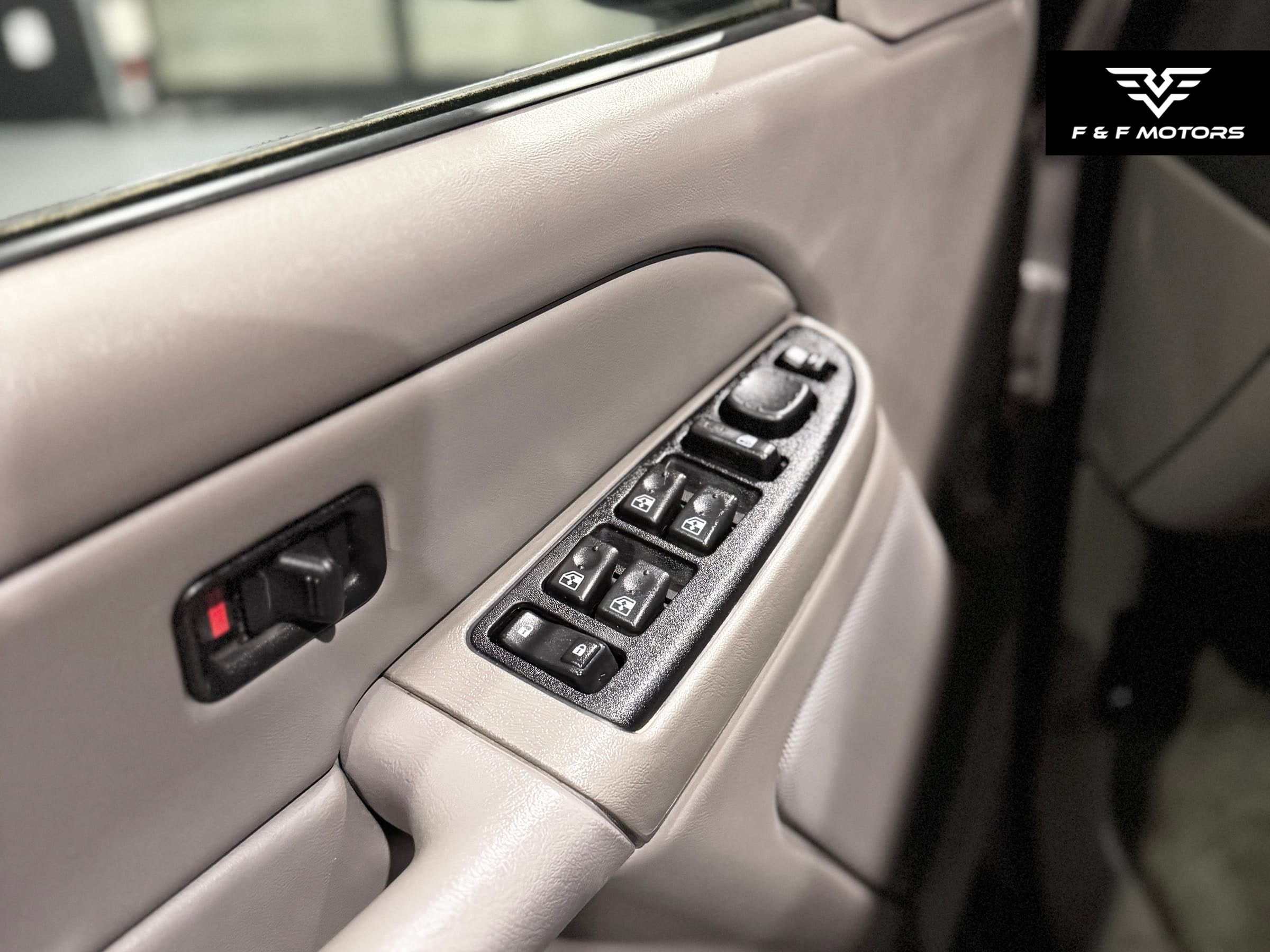 2006 Chevrolet Suburban 1500 LS — Exterior