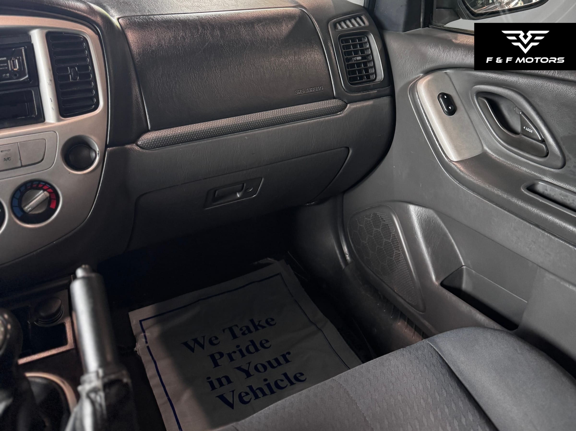 2005 Mazda Tribute I — Interior