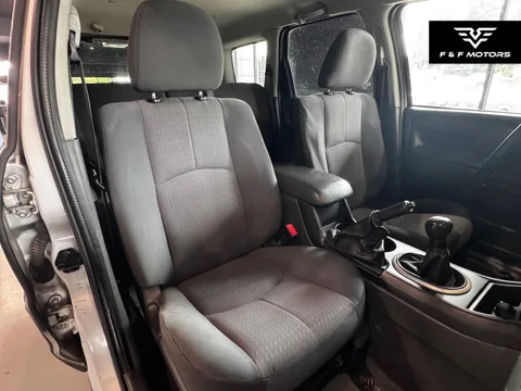 2005 Mazda Tribute I — Interior