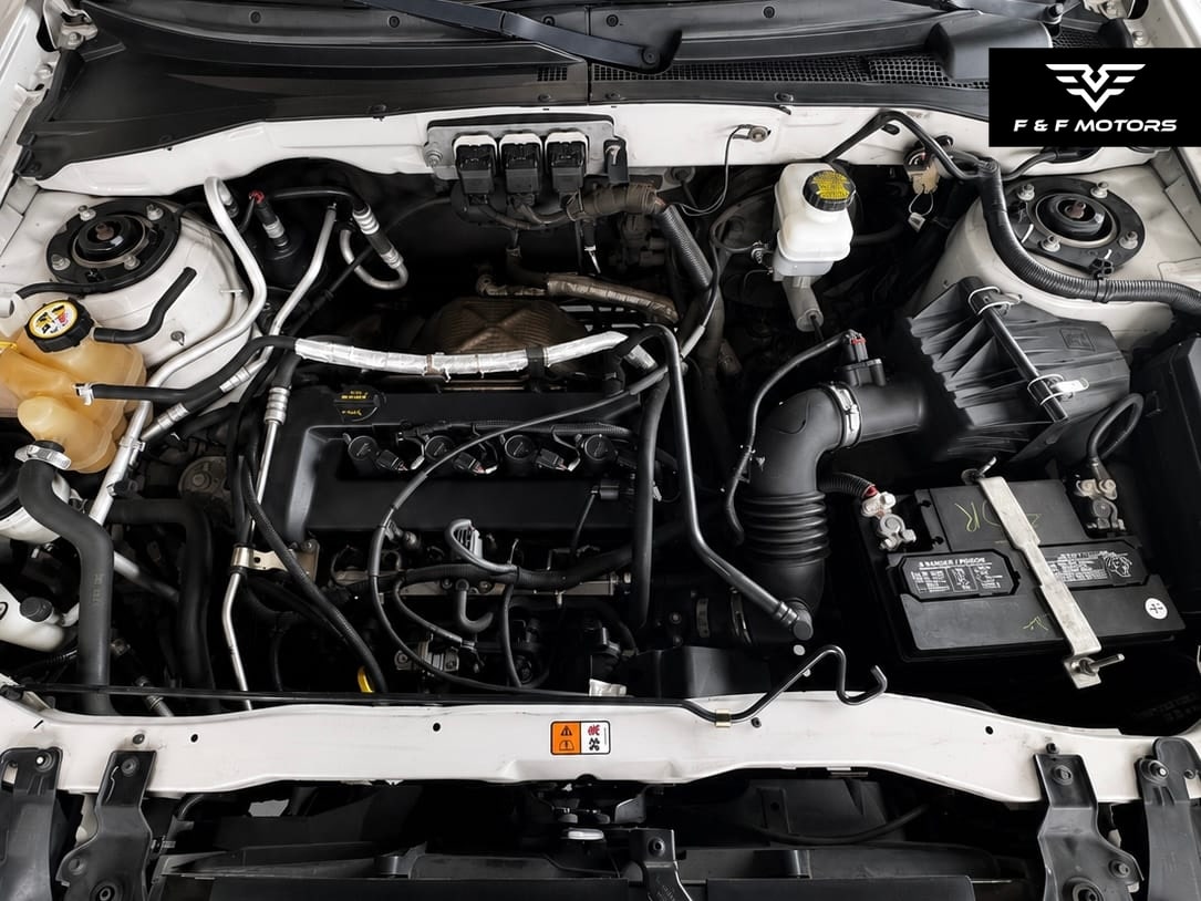 2005 Mazda Tribute I — Engine