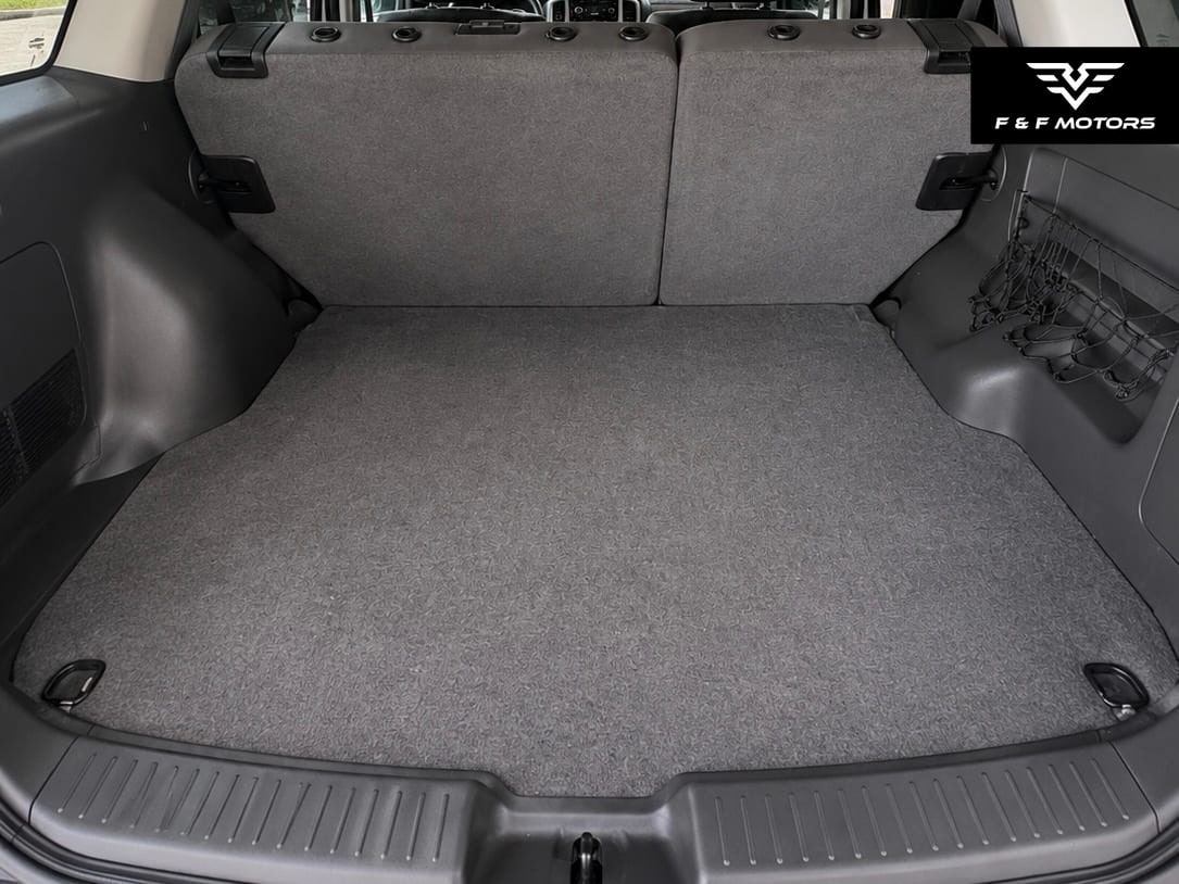 2005 Mazda Tribute I — Interior