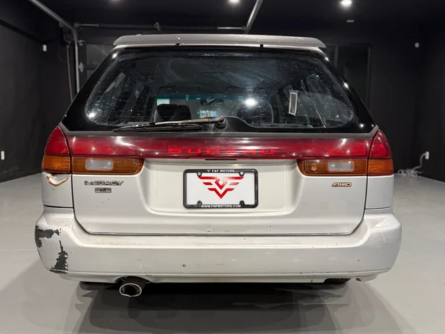 1996 Subaru Legacy — Imperfections · Photo 4