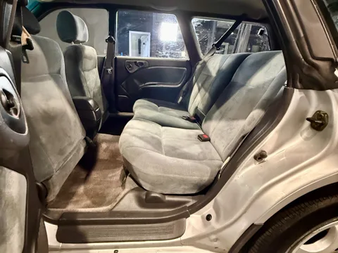 1996 Subaru Legacy L — Interior
