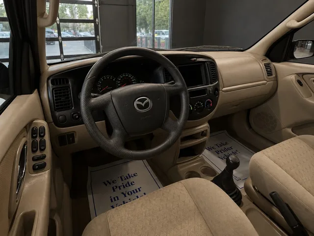 2002 Mazda Tribute DX — Interior · Photo 7