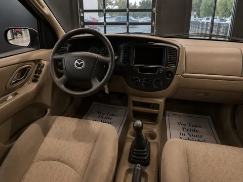 2002 Mazda Tribute DX — Interior