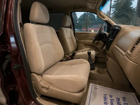 2002 Mazda Tribute DX — Interior