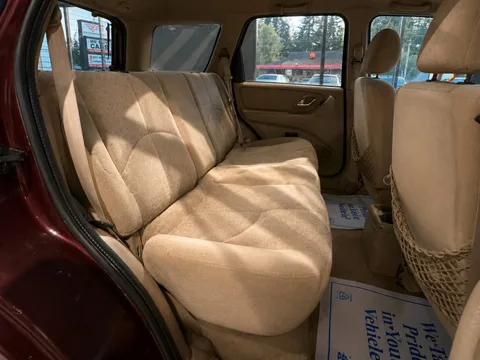 2002 Mazda Tribute DX photo 16