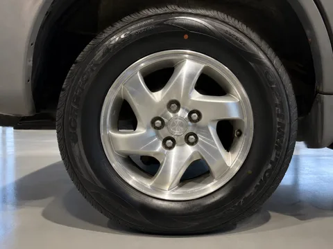 2002 Mazda Tribute DX — Wheels