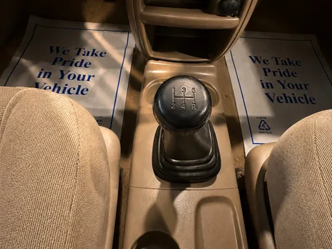2002 Mazda Tribute DX — Interior